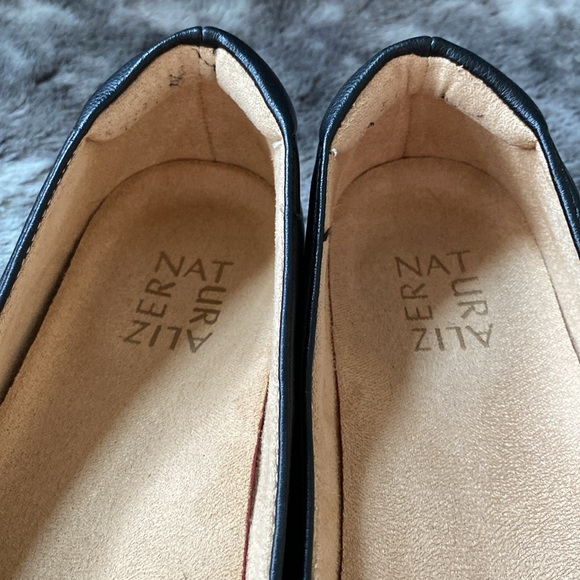 Naturalizer Black Ballet Flats with Bows on Toes 7.5 - Picture 3 of 3